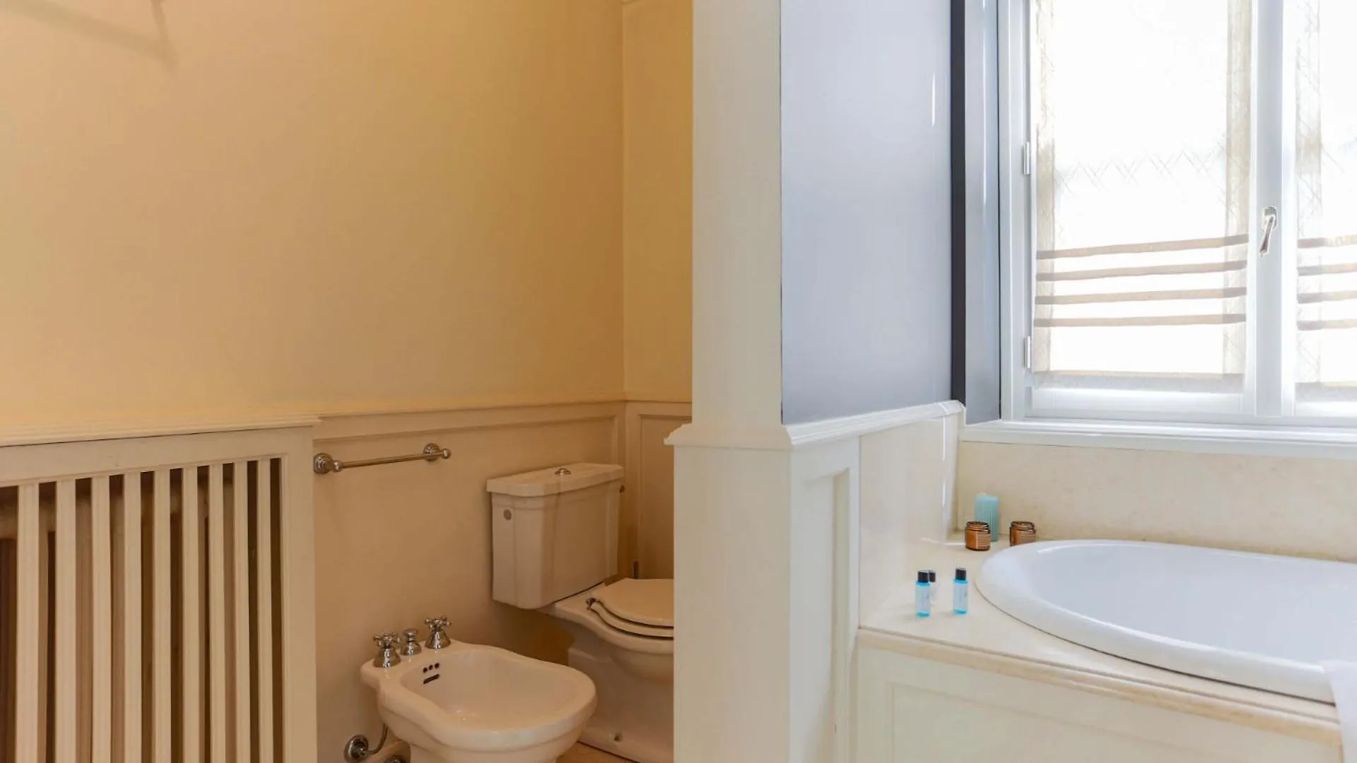The Best Rent - Stylish Three-Bedroom Apartment In The Heart Of Milan 0*,