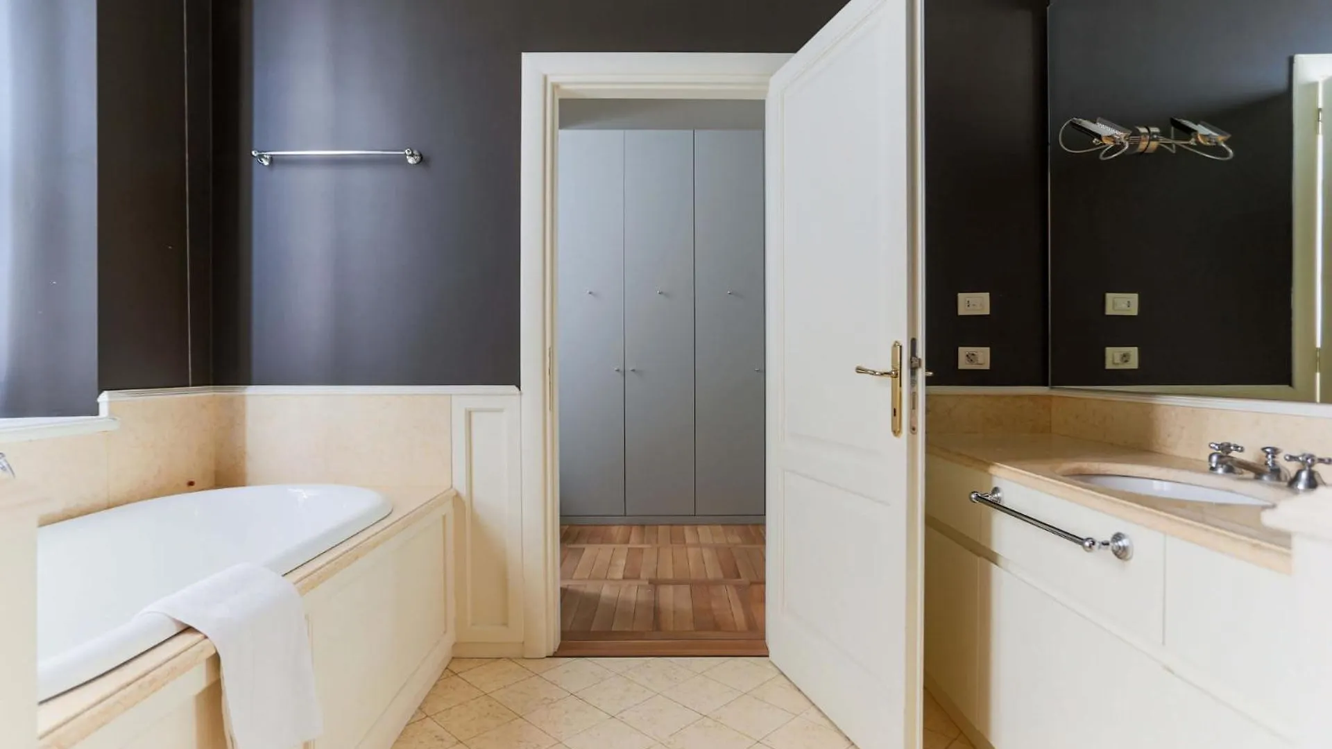 The Best Rent - Stylish Three-Bedroom Apartment In The Heart Of Milan